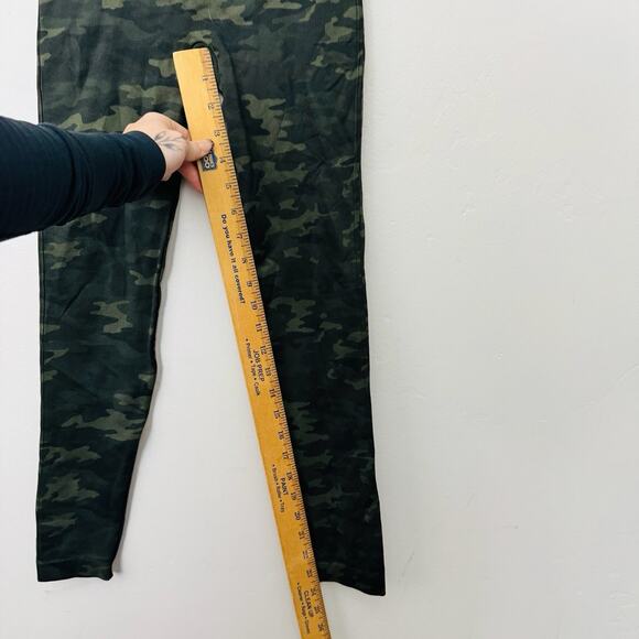 Spanx Green Camo Ankle Leggings Women’s Size S - Picture 4 of 7